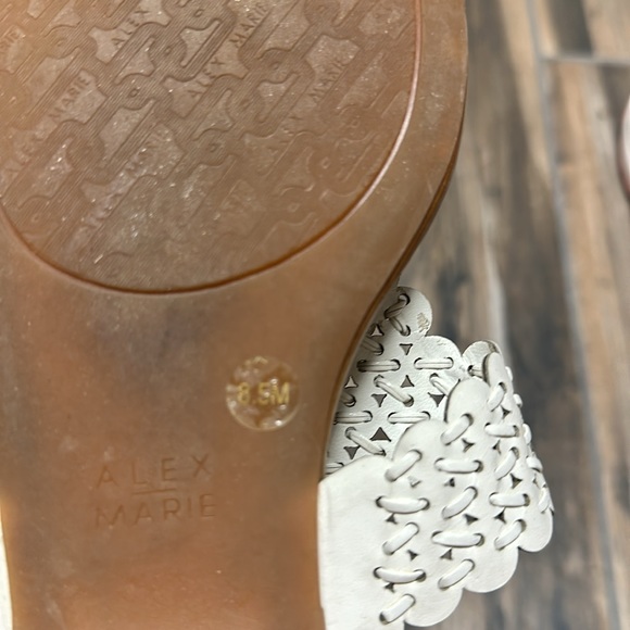 Women’s sandals - Picture 3 of 3